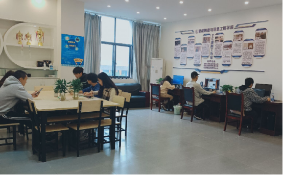 計(jì)算機(jī)應(yīng)用技術(shù)專(zhuān)業(yè)（信息電子技術(shù)服務(wù)方向）簡(jiǎn)介